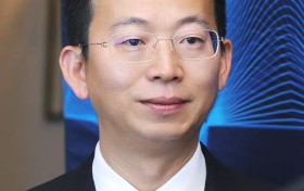 从争议到世界舞台:中国学者向凌云以“解决方案”赢得尊重